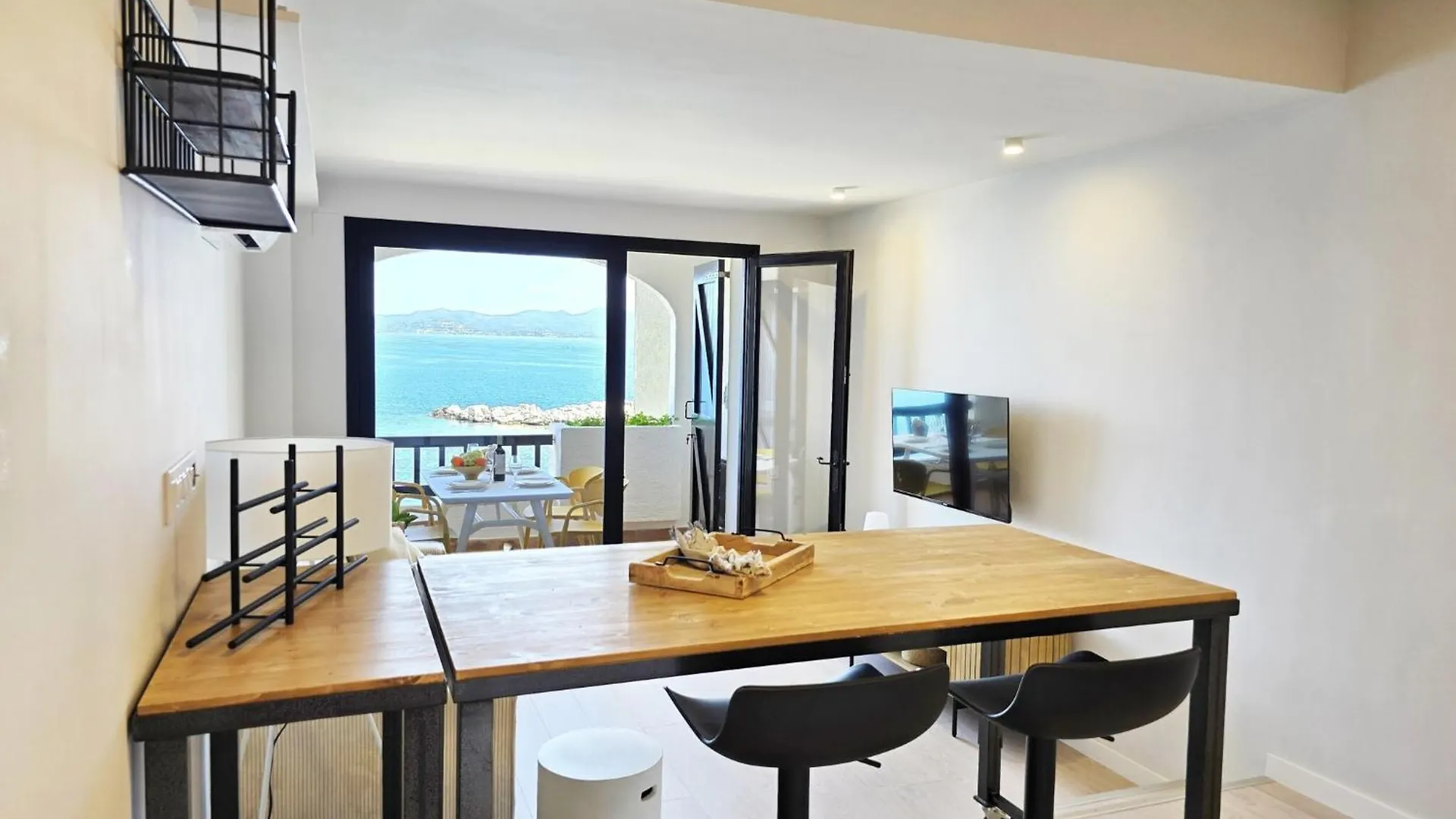 Apartment Near Cala De La Creu Beach L' Escala 0*,  España